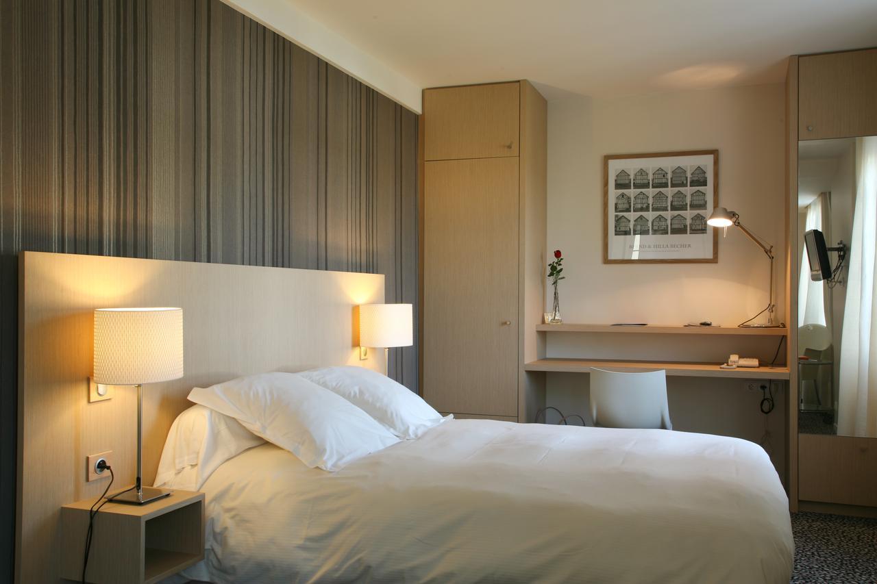 Logis Ar Milin Hotell Châteaubourg Exteriör bild