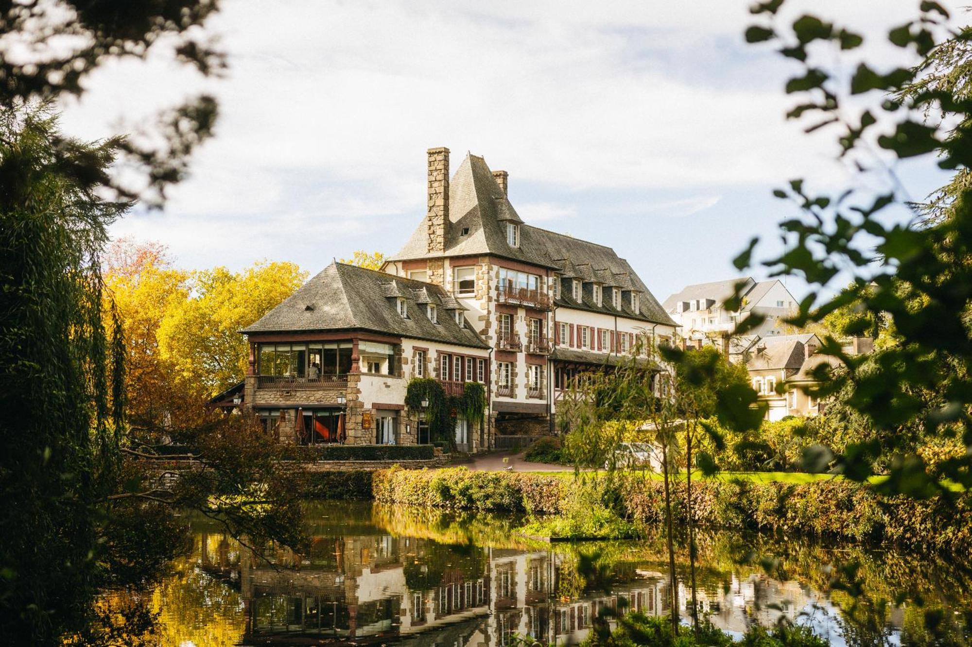 Logis Ar Milin Hotell Châteaubourg Exteriör bild